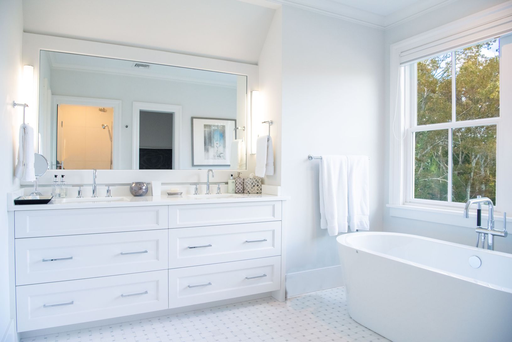  Master Bedroom Ensuite Bath Upstairs with great pool/water views. 