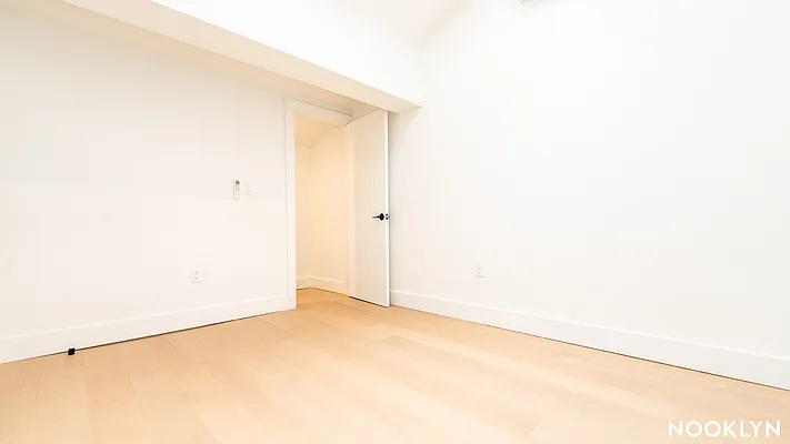 Rented by Nooklyn NYC LLC | media 32
