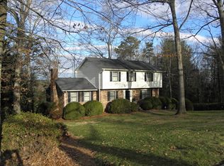 1381 10th Street Pl NW, Hickory, NC 28601