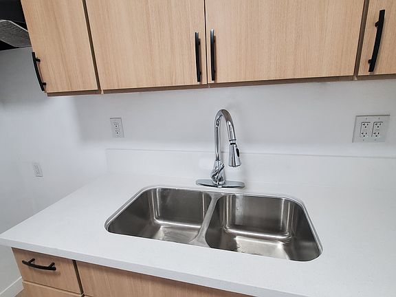 4th image of 10240 Atlantic Ave #D