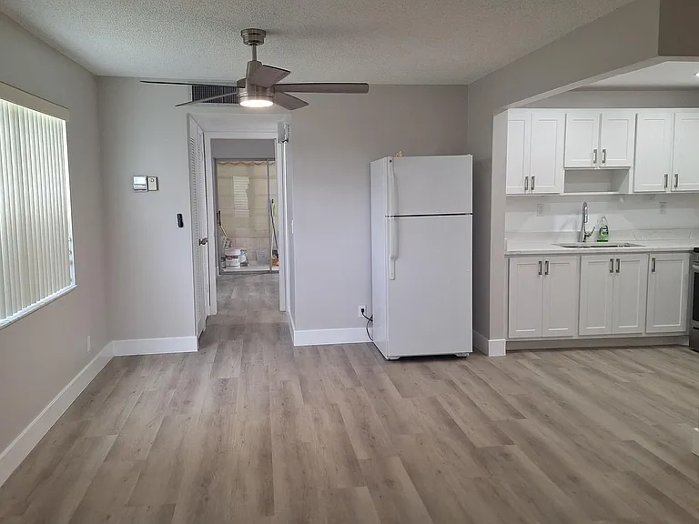 120 Normandy Ln #C — Photo 5