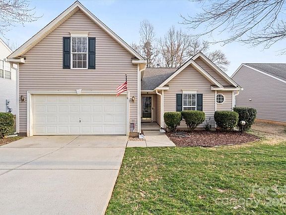 3rd image of 9022 Pembroke Ct