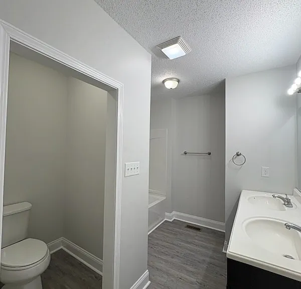 614 N Wilson St — Photo 13