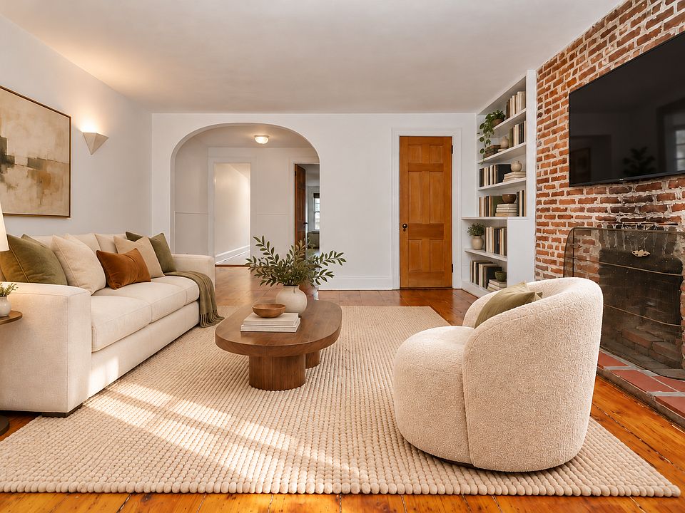 1st image of 24 Bethune St #3