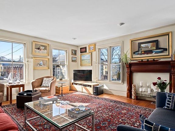4th image of 47 Bromfield St #B