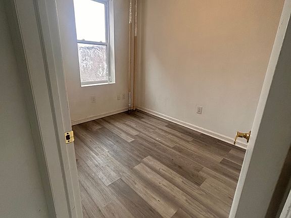 4th image of 60 Glenwood Ave APT 504