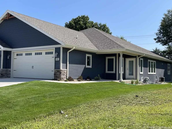 932 20th Street #6, Prairie Du Sac, WI 53578