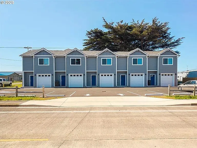 318 11th St SE, unit 3 — Photo 1