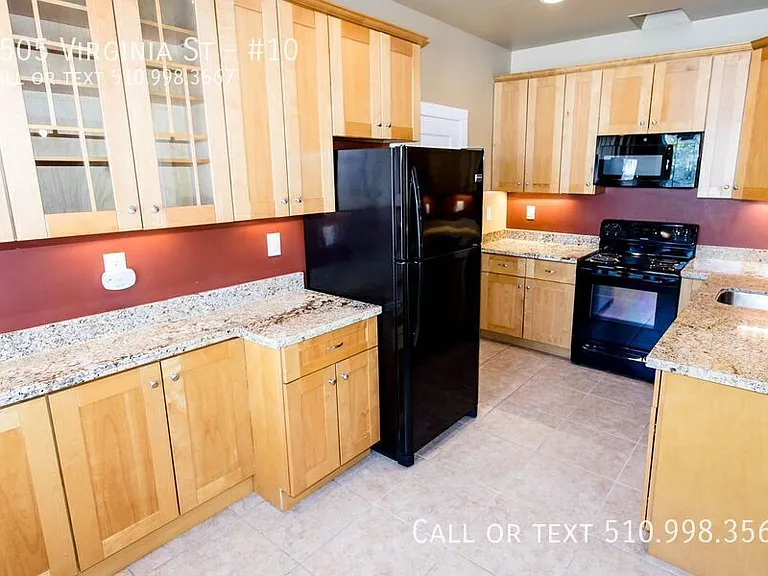 2505 Virginia St #10 — Photo 2