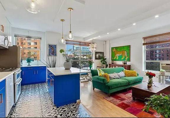 2nd image of 70 La Salle St APT 4C