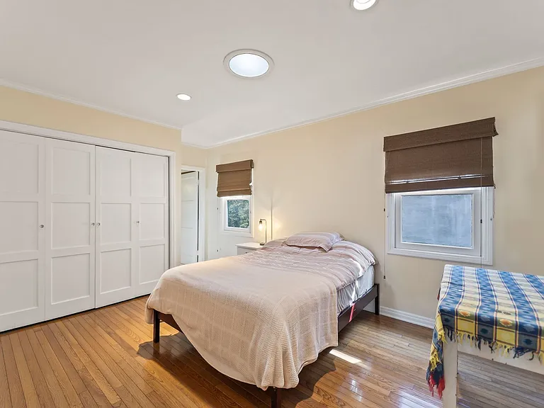 10342 Keswick Ave — Photo 15