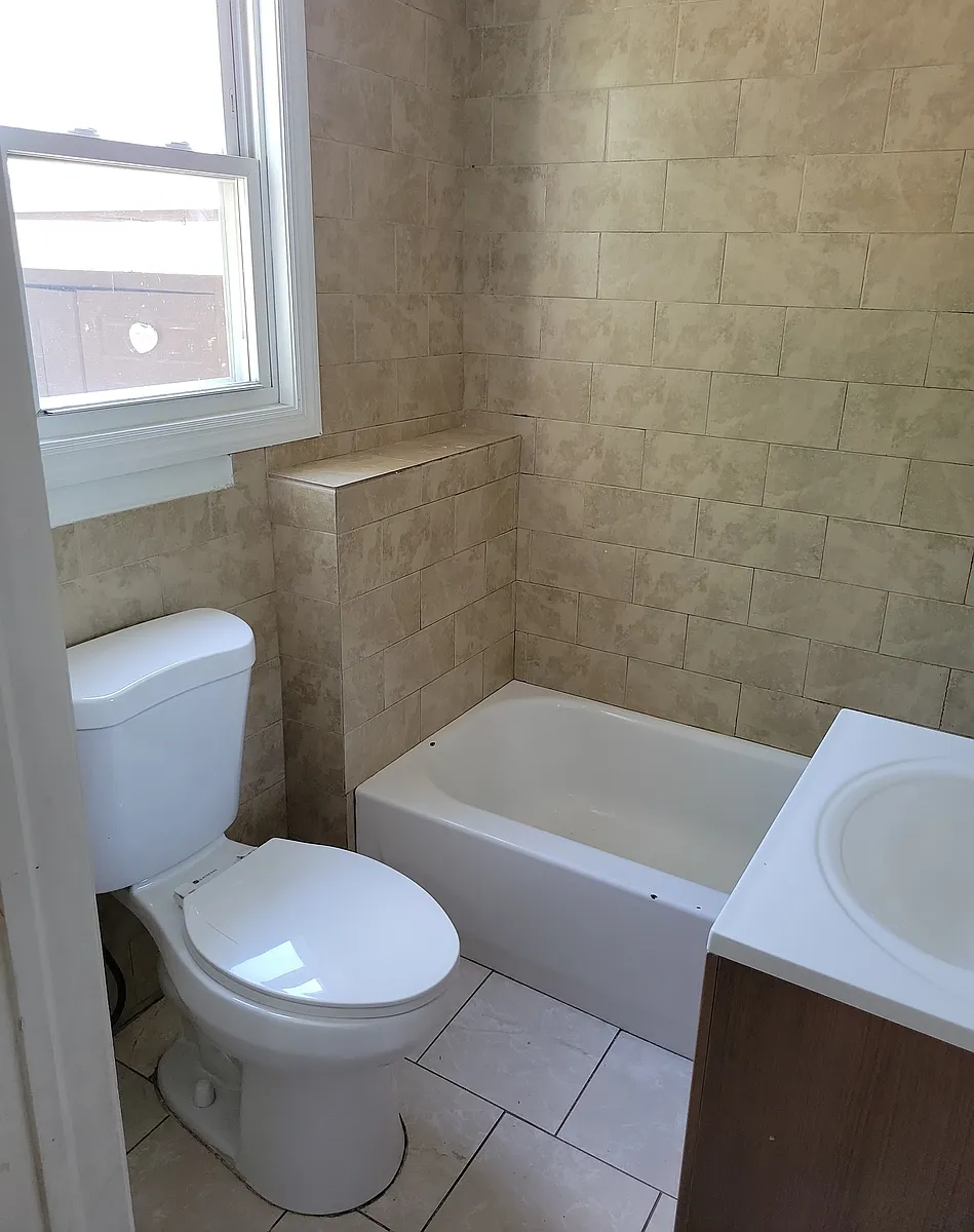 Building Photo - 172 9th St #1