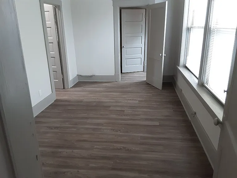 847 1/2 Massachusetts St — Photo 2