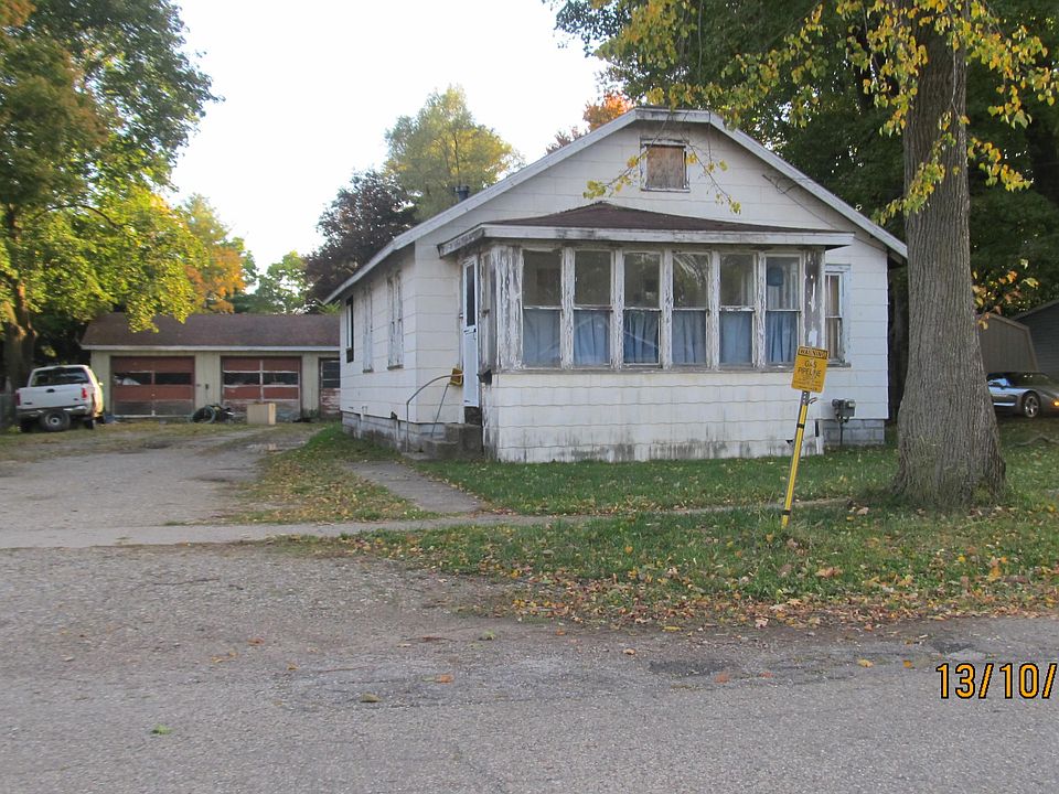 1st image of 16 W Bernard St
