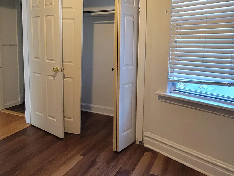 2054 W Roscoe St #2 — Photo 7