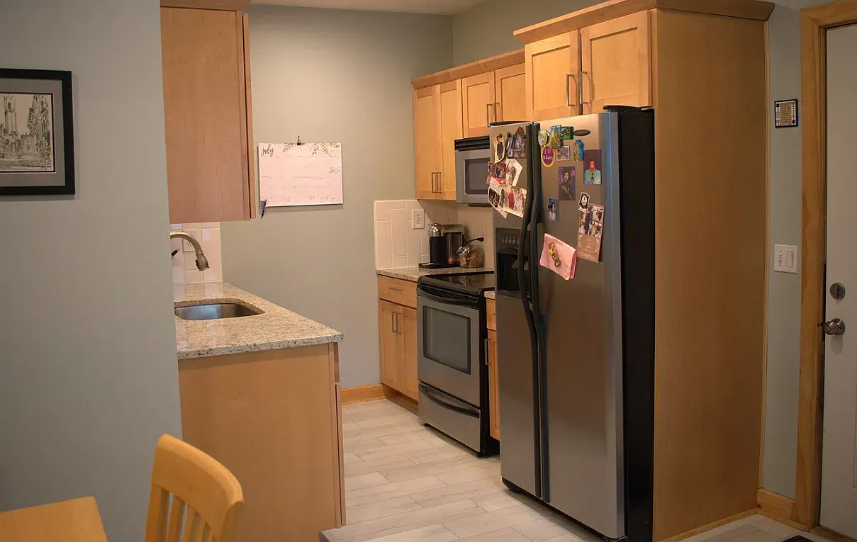 1 bed, 900 sqft, $1,700 — Photo 2
