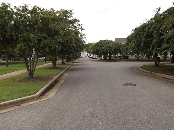 5th image of 916 Millers Bend Dr
