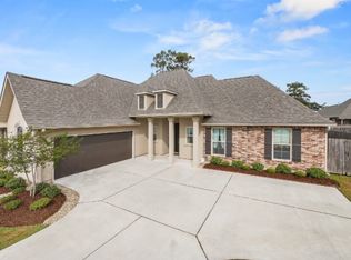 104 Laurel Oaks Rd, Madisonville, LA 70447