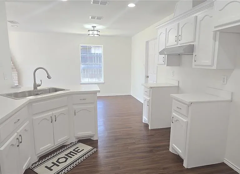 2415 Heather Ave — Photo 6