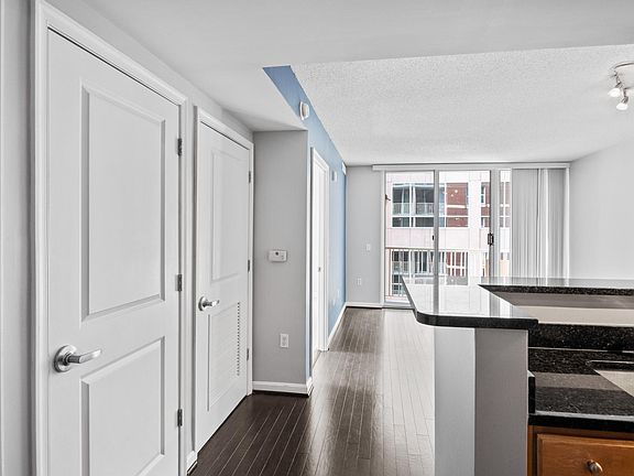 2nd image of 880 N Pollard St APT 727