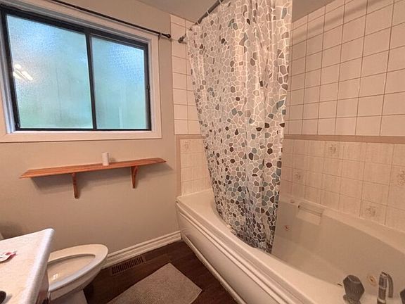 4th image of 68 Harold Ct #5