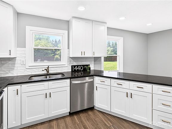4th image of 1440 Ronald St