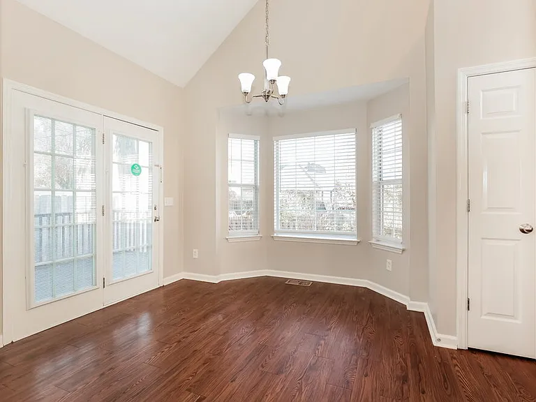 1513 Bell Trace Dr — Photo 6