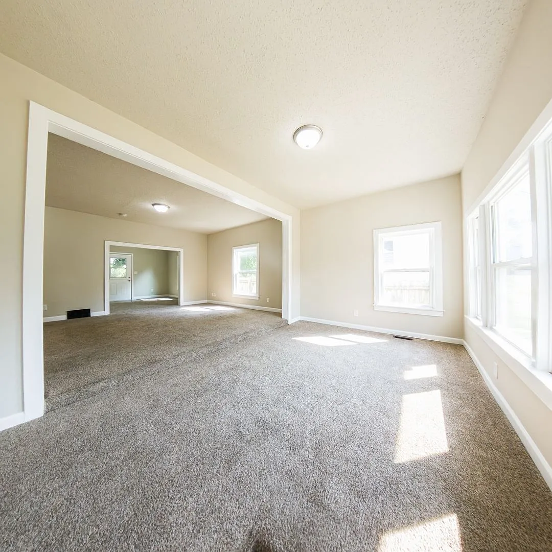 Updated 3 Bedroom 1,800 SQFT Home for Rent — Photo 2