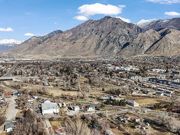 3rd image of 234 W 700th St S