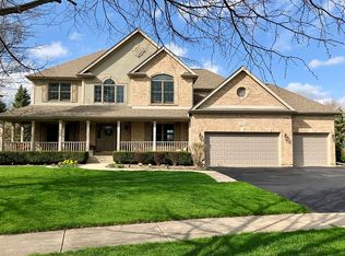 1557 E Crandon Ct, Crystal Lake, IL 60014