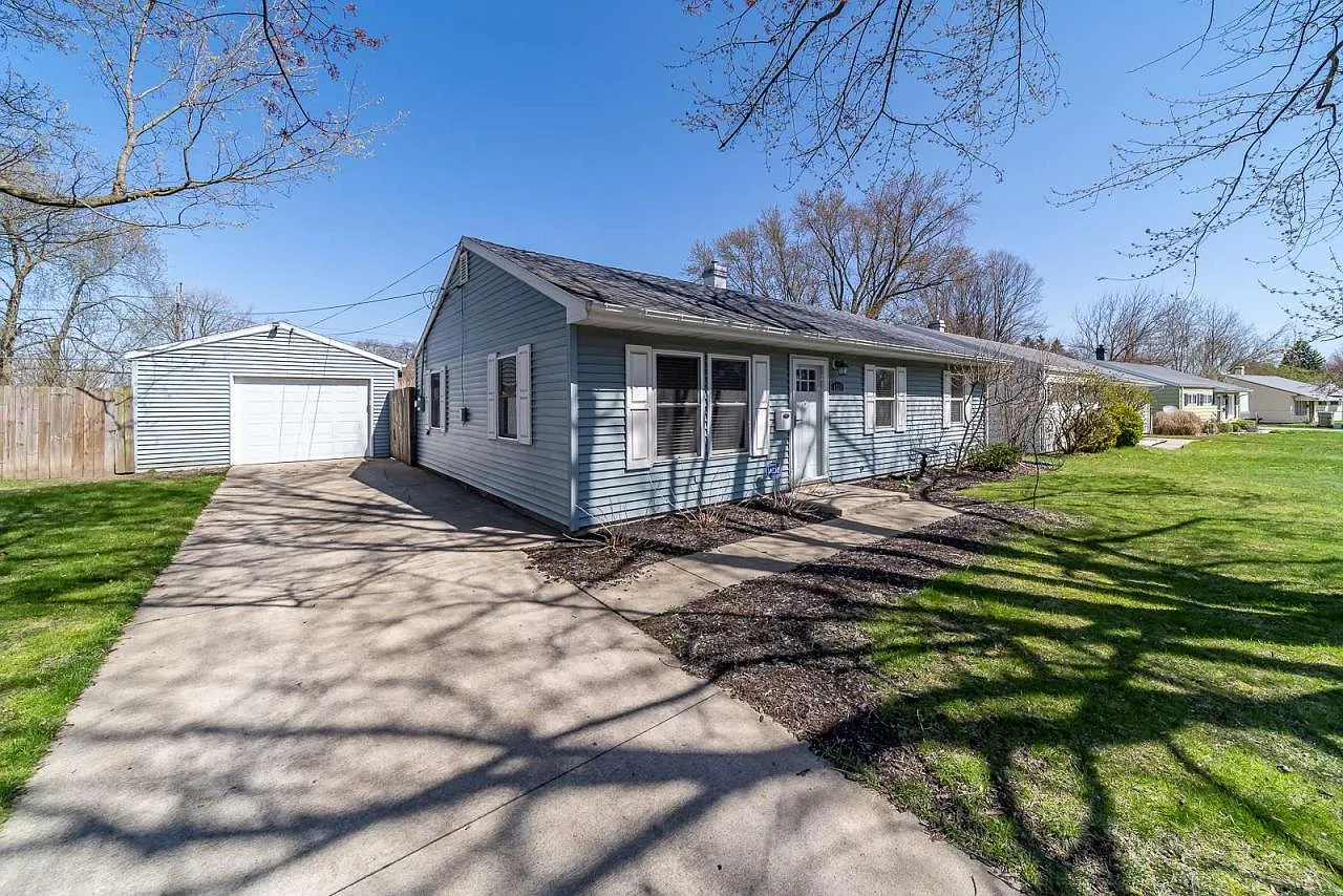 1229 Dennis Dr photo 1