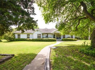 6050 Honeysuckle Rd, Midlothian, TX 76065