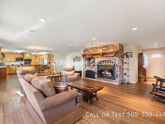 4th image of 1227 Fairway Dr NE