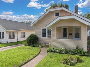 930 21st Ave, Rock Island, IL
