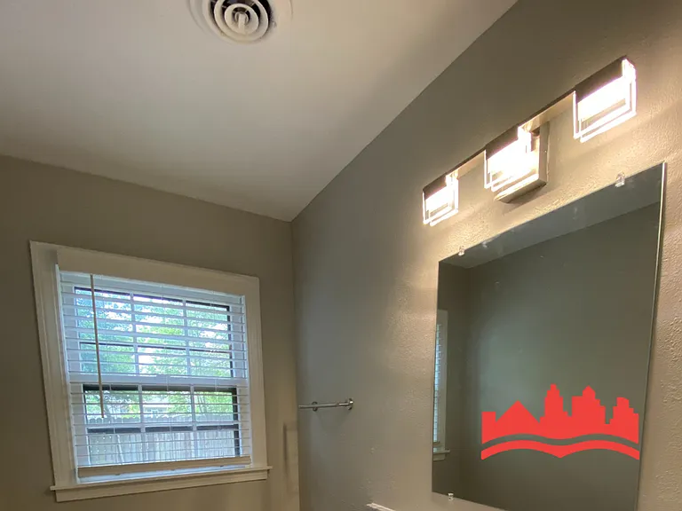 8510 Farmington Cv — Photo 20