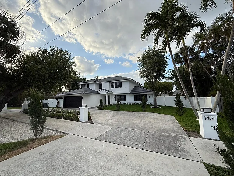 1401 SW 18th St — Photo 4