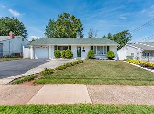 27 Winthrop Rd, Edison, NJ 08817