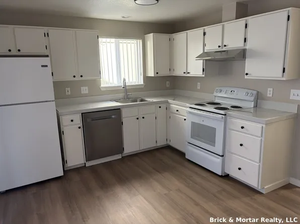 00570- White Rock LLC 300 Kennel Ave, 300 Kennel Ave APT C, Molalla, OR 97038