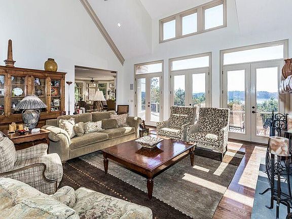 5th image of 8939 Hickory Hill Ln