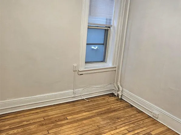 327 Jackson Street image 4 of 47