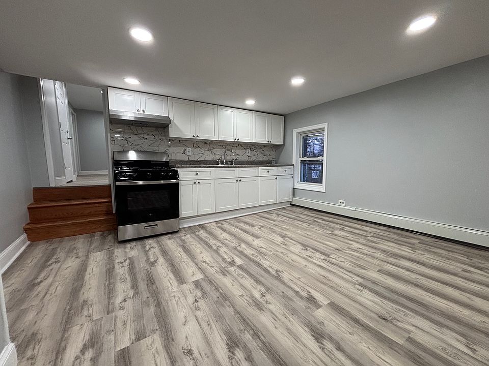 1st image of 318 E 1st Ave Floor 2
