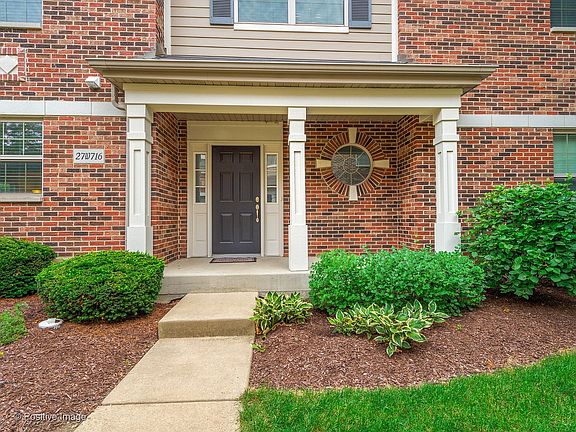 2nd image of 27W716 N Meadowview Dr