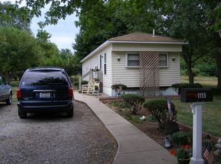 1115 S 4th St, Monmouth, IL 61462