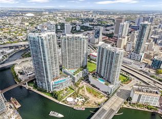 90 SW 3rd St APT 4011, Miami, FL 33130