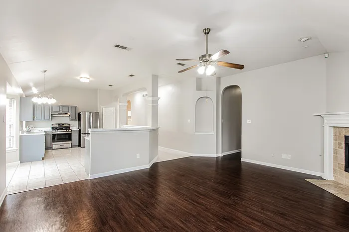 1618 Allen Dr — Photo 5
