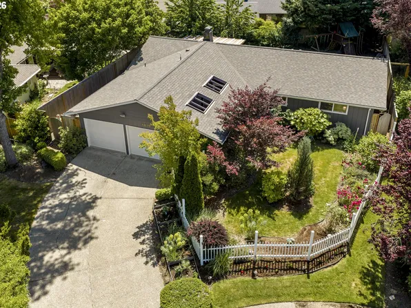 8820 SW Nisqually Ct, Tualatin, OR 97062