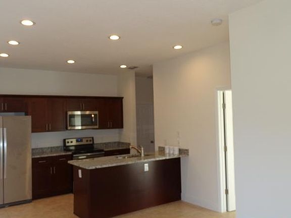 5th image of 163 Maple Dr