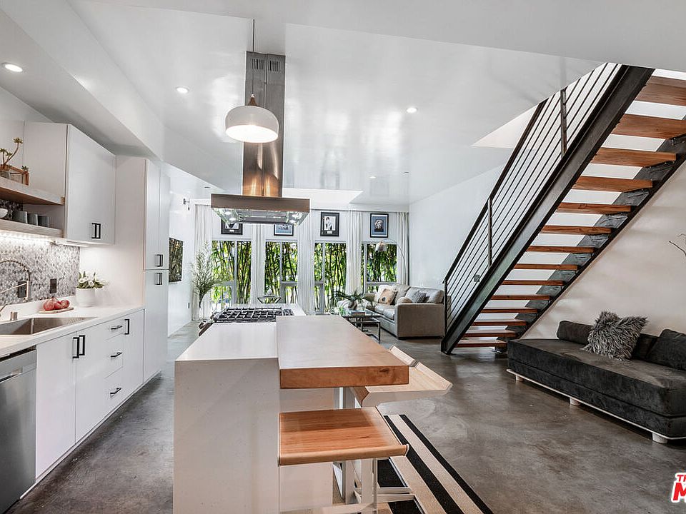 1st image of 803 Wilcox Ave #3