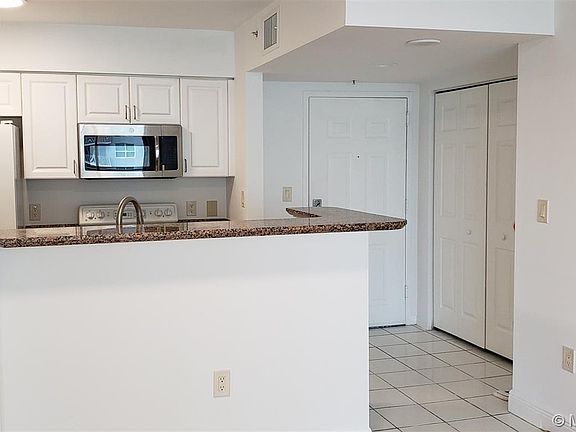5th image of 1155 Brickell Bay Dr APT 2106