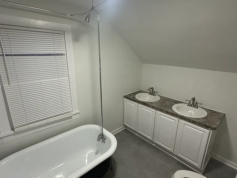 3912 Whitman Ave — Photo 7